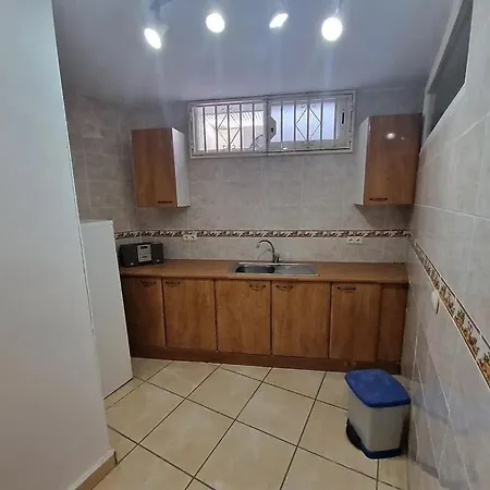 Casa En Calle Lugano Nyaraló *