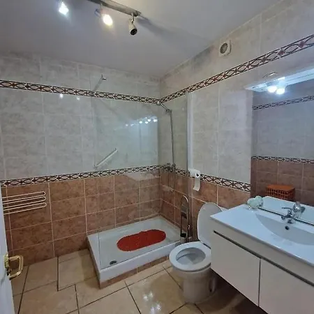 Nyaraló Casa En Calle Lugano