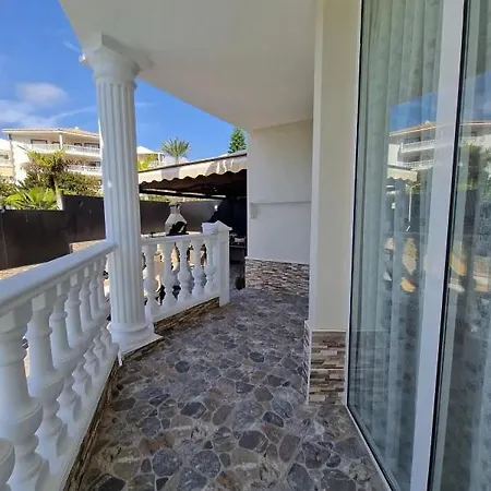 Nyaraló Casa En Calle Lugano Arona