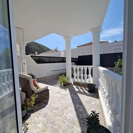 Casa En Calle Lugano Nyaraló *
