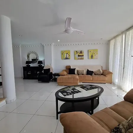 Casa En Calle Lugano