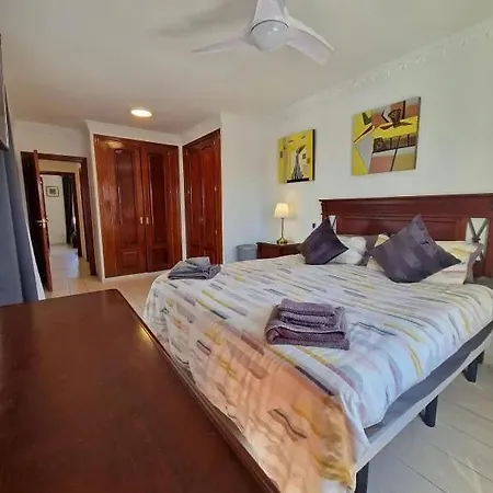 Nyaraló Casa En Calle Lugano Arona