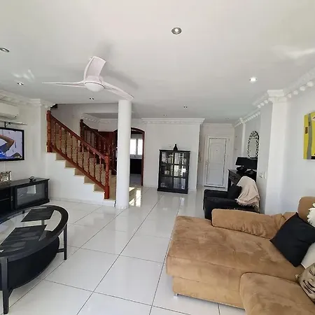 Casa En Calle Lugano * Arona