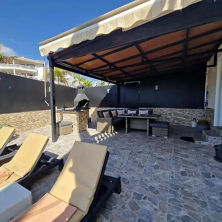 Casa En Calle Lugano Ferienhaus